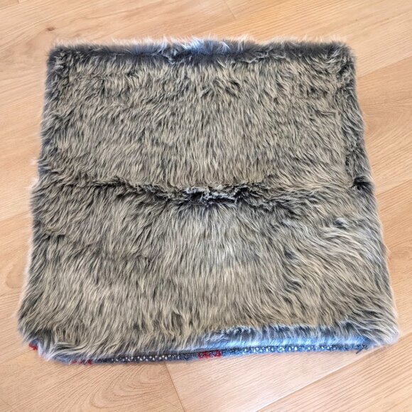 NWOT Pottery Barn Reversable Graham Plaid Faux Fur Gray Pillow Cover ~ 18 X 18 - Picture 1 of 3